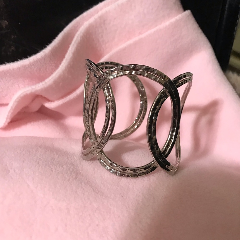Gorgeous Cuff. - image 3